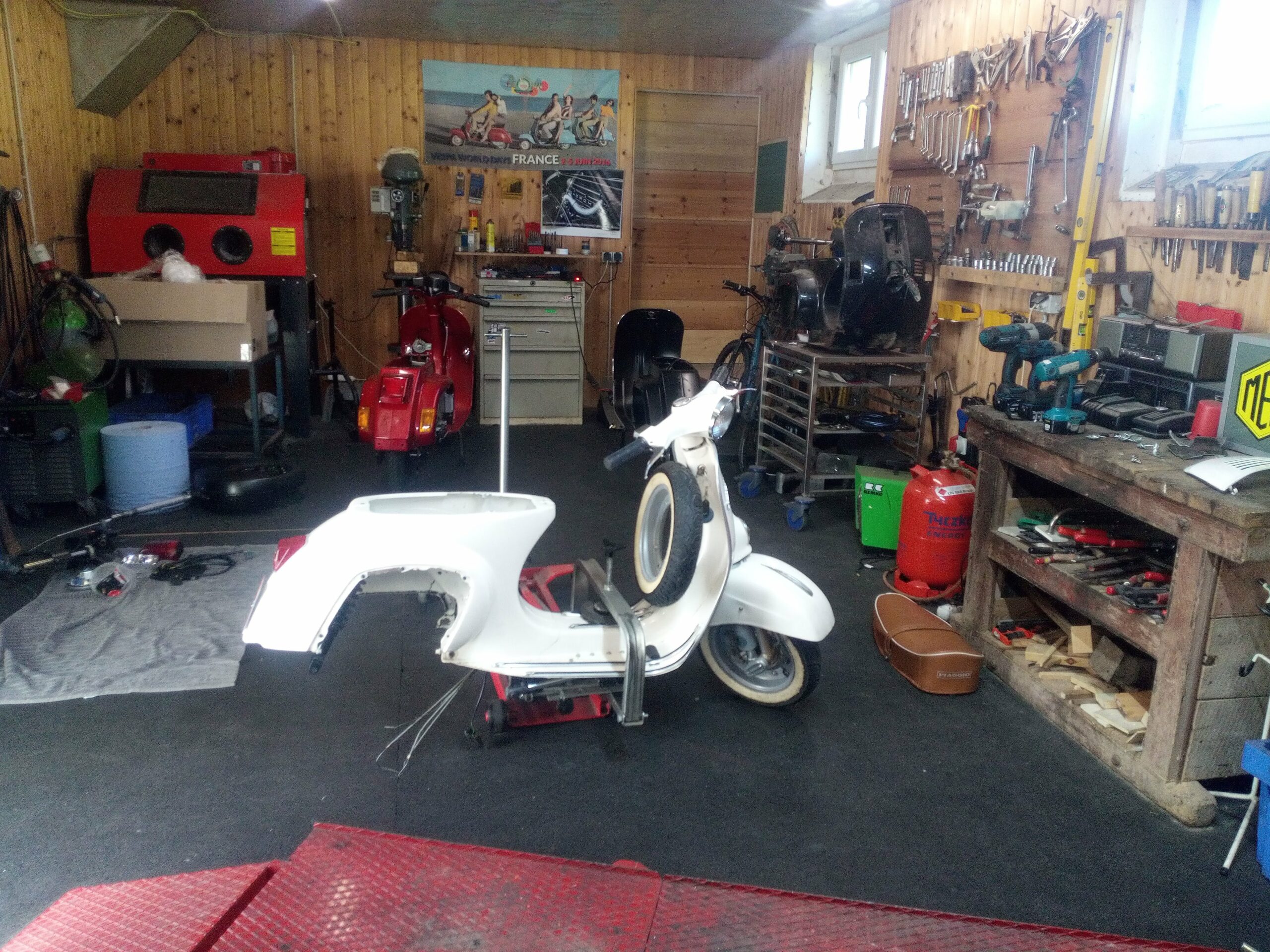 EVespa Umbau V50 auf MEMMotors Elektroantrieb CLASSIC WESPEN GARAGE
